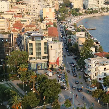Central Sea View Apartament Saranda