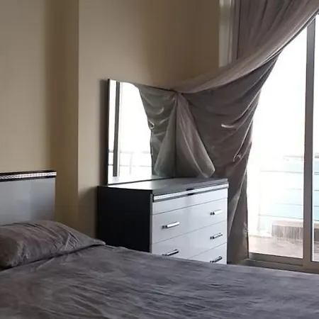 Central Sea View Apartament *